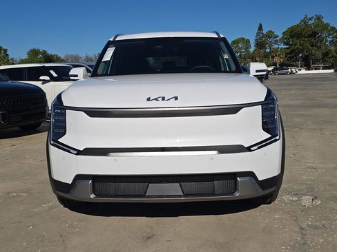 New 2026 Kia EV9 Wind image 3
