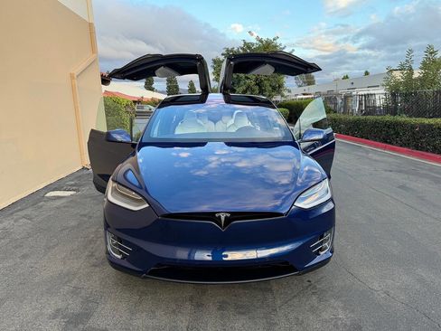 Used 2018 Tesla Model X 100D image 9