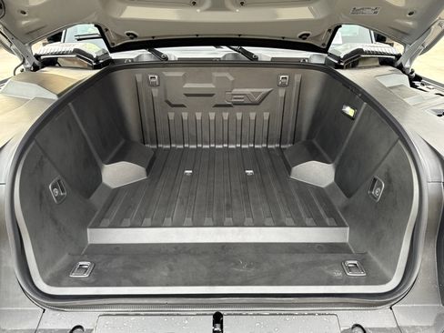 New 2026 GMC Hummer EV 4x4 Crew Cab image 8