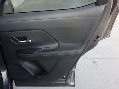 New 2025 Nissan Kicks SR image 19