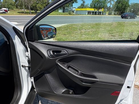 Used 2016 Ford Focus S FWD image 5
