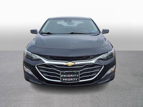 Used 2024 Chevrolet Malibu LT image 2