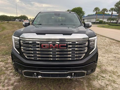 Certified 2023 GMC Sierra 1500 Denali AWD/4WD image 3