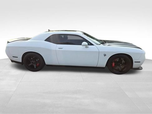 Used 2022 Dodge Challenger SRT Hellcat w/ Plus Package RWD image 27
