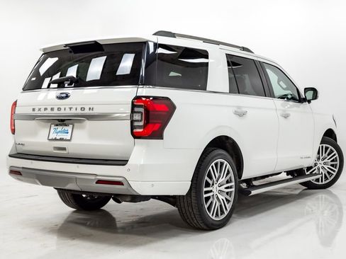 Used 2024 Ford Expedition Platinum AWD/4WD image 35