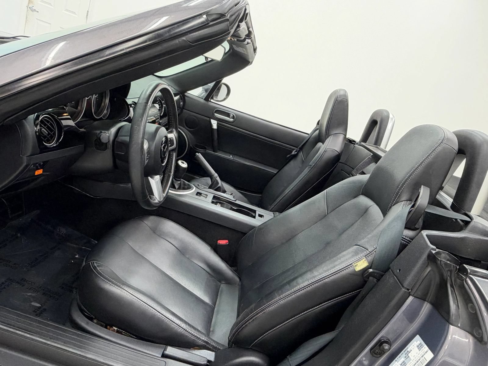 Used 2007 MAZDA MX-5 Miata Grand Touring w/ Premium Pkg RWD image 16