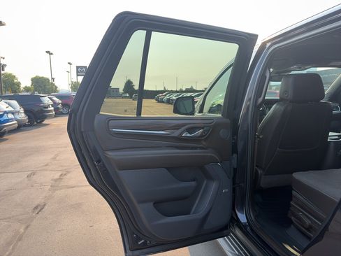 Used 2023 GMC Yukon Denali AWD/4WD image 13