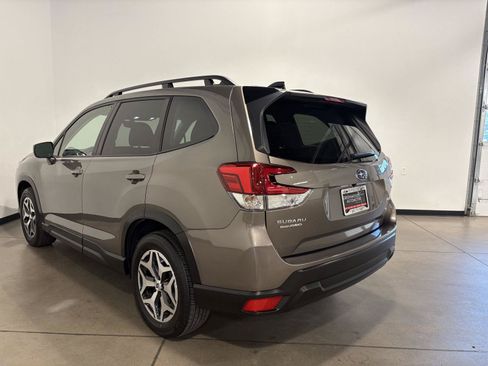 Used 2024 Subaru Forester Premium AWD/4WD image 5