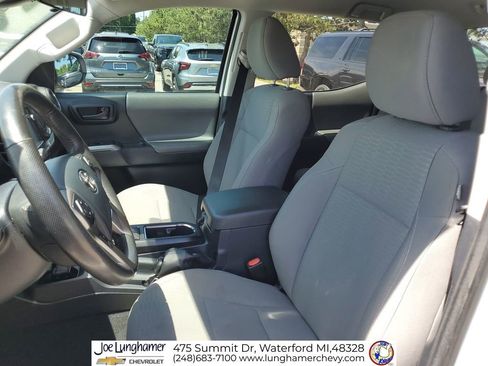Used 2019 Toyota Tacoma SR5 RWD image 18