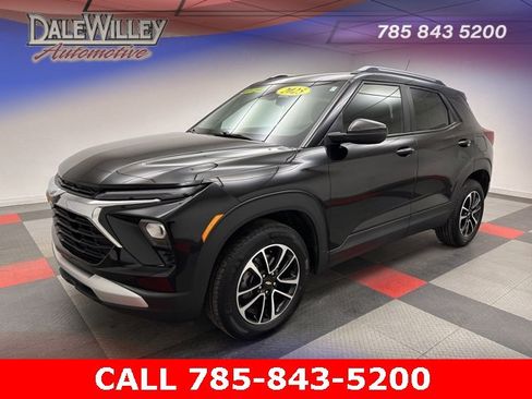 Used 2025 Chevrolet TrailBlazer LT image 3