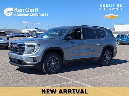 Used 2025 GMC Acadia Elevation image 1