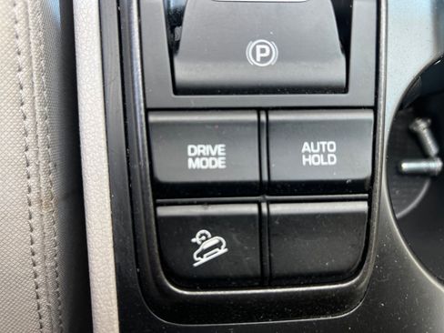 Used 2019 Hyundai Tucson SE image 25