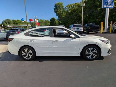Used 2025 Subaru Legacy Premium AWD/4WD image 2