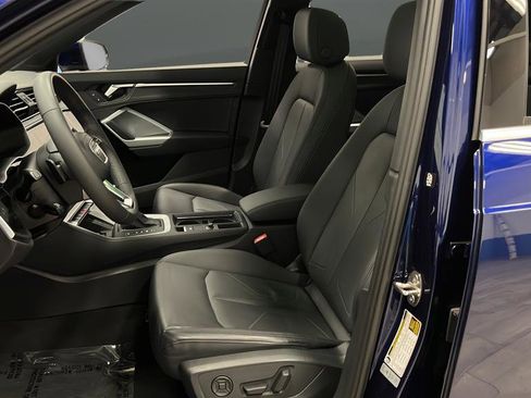 Used 2024 Audi Q3 2.0T Premium w/ Convenience Package image 9