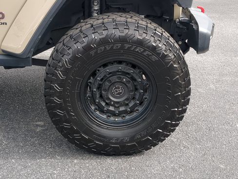 Used 2020 Jeep Gladiator Rubicon AWD/4WD image 12