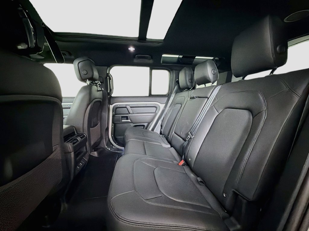 New 2026 Land Rover Defender 110 X-Dynamic SE AWD/4WD image 26