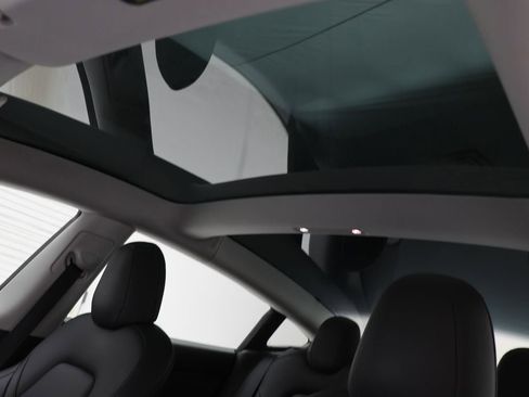 Used 2020 Tesla Model 3 Standard Range Plus image 16