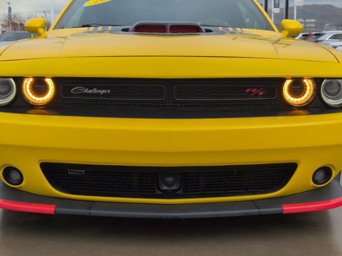 Used 2018 Dodge Challenger R/T Scat Pack image 9