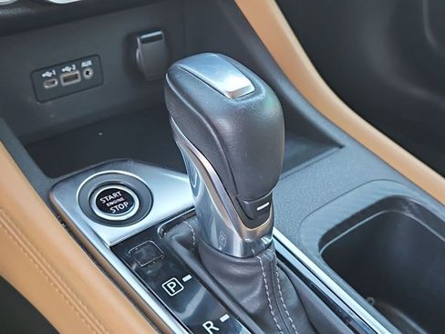Used 2020 Nissan Sentra SV w/ SV Premium Package FWD image 11