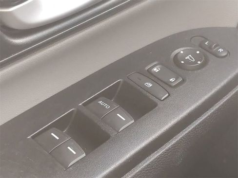 Used 2019 Honda CR-V LX image 19