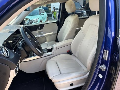 Used 2021 Mercedes-Benz GLB 250 w/ Premium Package image 9