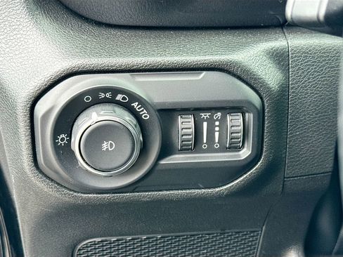 Used 2022 Jeep Wrangler Unlimited Sport AWD/4WD image 11