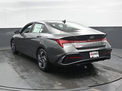 New 2026 Hyundai Elantra Limited image 10