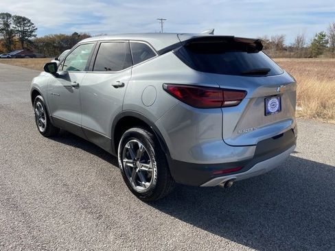 Used 2025 Chevrolet Blazer LT image 3