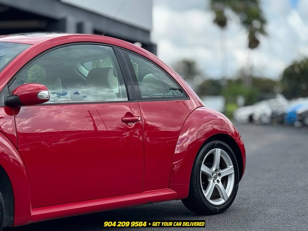 Used 2010 Volkswagen Beetle Coupe FWD image 3