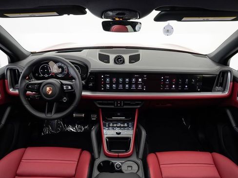 New 2025 Porsche Cayenne S image 23