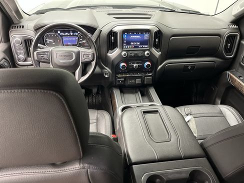 Certified 2019 GMC Sierra 1500 Denali w/ Technology Package AWD/4WD image 4