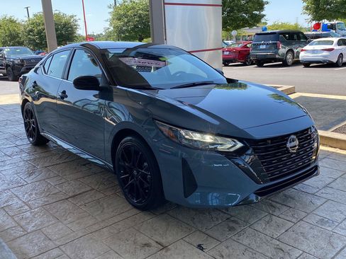 Certified 2025 Nissan Sentra SR w/ Midnight Edition FWD image 3