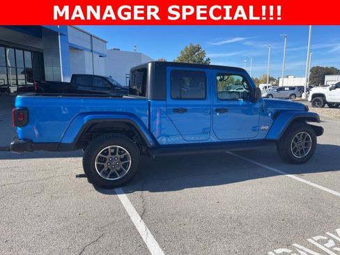 Used 2020 Jeep Gladiator Overland image 2