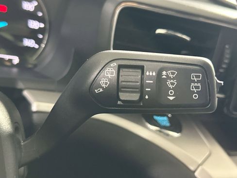 Used 2022 Ford Explorer XLT w/ Equipment Group 202A image 28