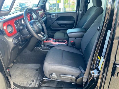 Used 2023 Jeep Gladiator Sport AWD/4WD image 9