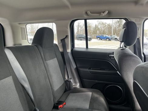 Used 2016 Jeep Patriot Latitude image 33