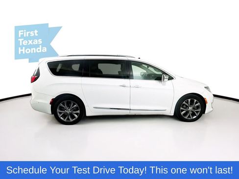 Used 2019 Chrysler Pacifica Limited w/ Tire & Wheel Group image 10