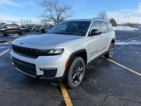 New 2025 Jeep Grand Cherokee L Limited w/ Black Appearance Package image 1