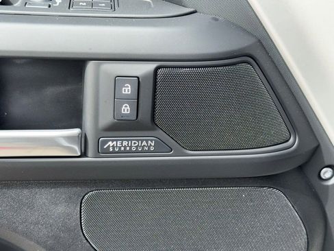 New 2026 Land Rover Defender 130 X-Dynamic SE AWD/4WD image 14