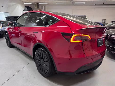 Used 2023 Tesla Model Y Long Range AWD/4WD image 5
