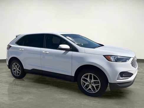 Used 2024 Ford Edge SEL image 5