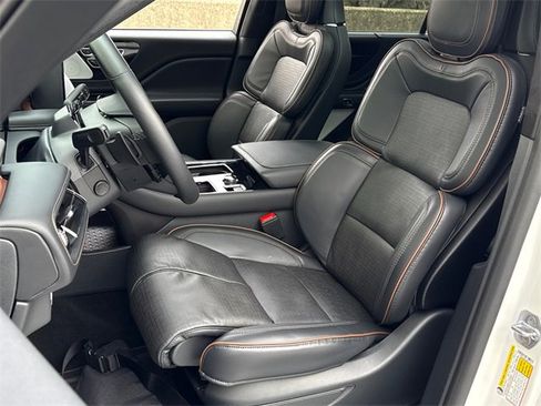 New 2025 Lincoln Aviator Black Label w/ Black Label Special Edition image 18