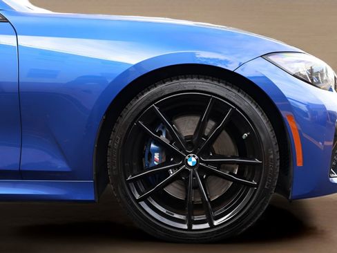 Used 2022 BMW M340i RWD image 4