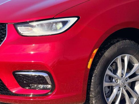 New 2026 Chrysler Pacifica Select image 8