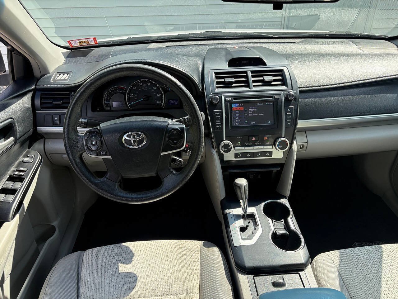 Used 2013 Toyota Camry LE FWD image 10