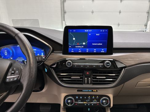 Used 2020 Ford Escape Titanium AWD/4WD image 34