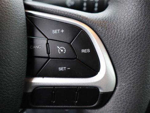 Used 2021 Jeep Renegade Sport image 18