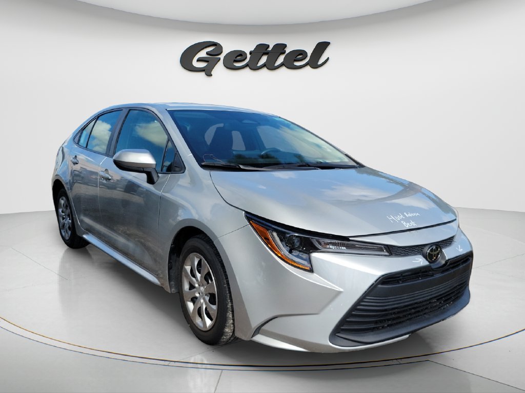 Used 2024 Toyota Corolla LE FWD image 2