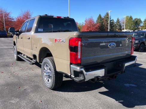 New 2026 Ford F250 Lariat w/ FX4 Off-Road Package image 3