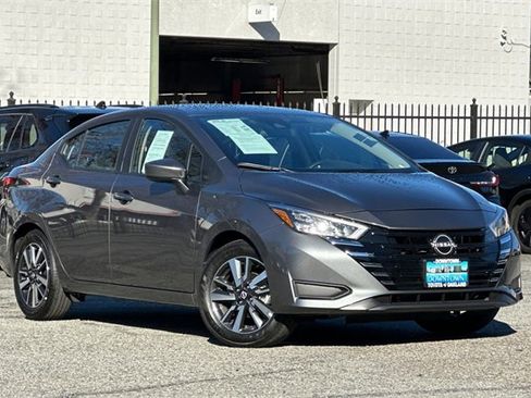 Used 2025 Nissan Versa SV image 2